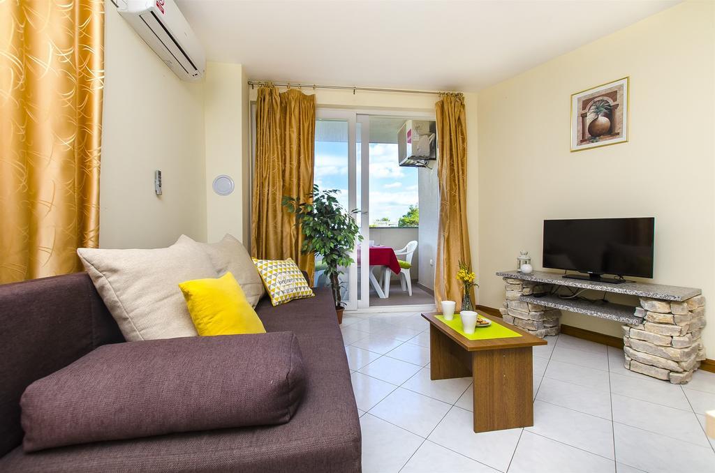 Apartments Glavan Privlaka  Rum bild