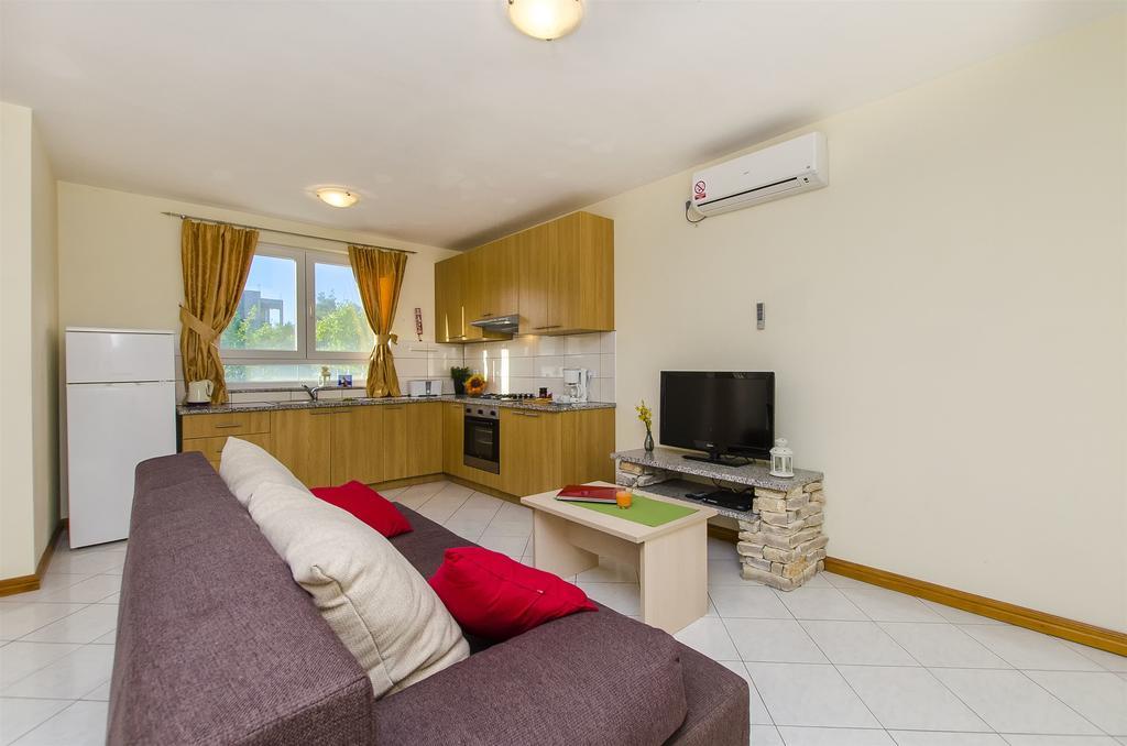 Apartments Glavan Privlaka  Rum bild