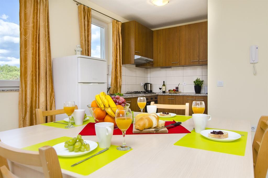 Apartments Glavan Privlaka  Rum bild