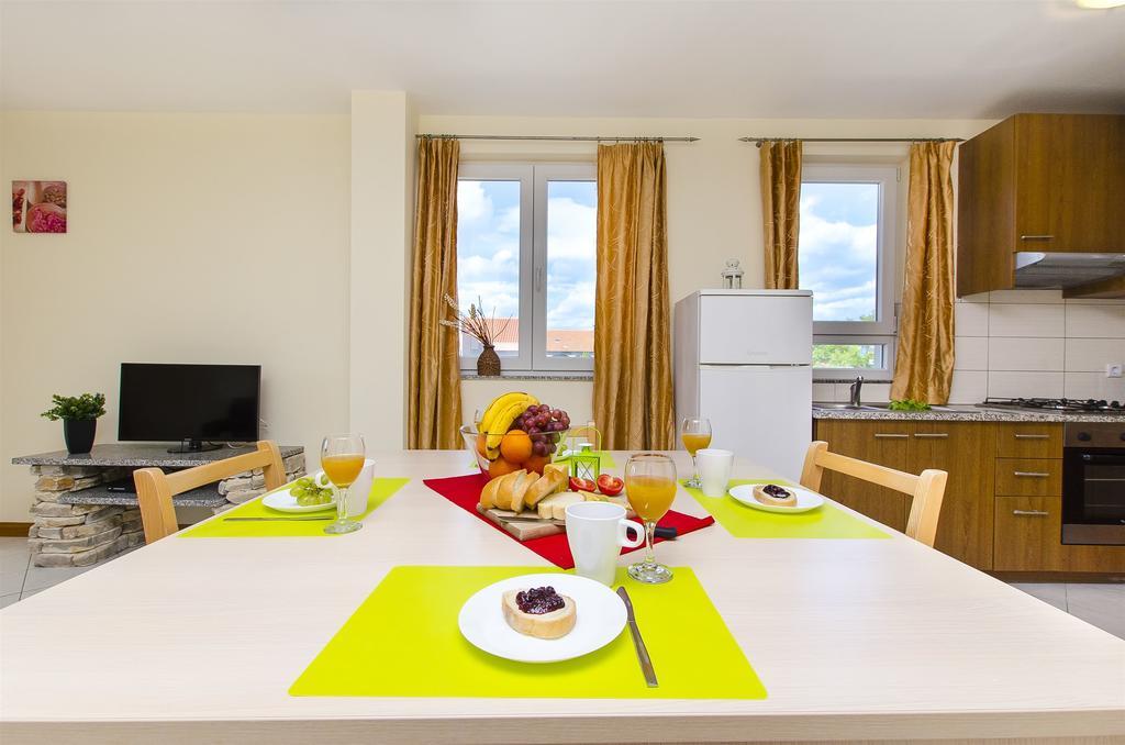 Apartments Glavan Privlaka  Rum bild